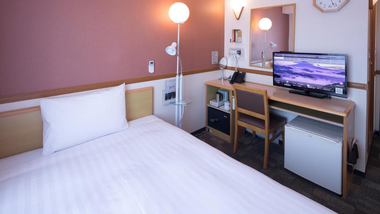 Toyoko Inn Aioi Eki Shinkansen Guchi Екстериор снимка